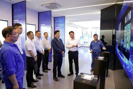 打造向上向前第一象限生力軍 錘煉甘于做人做事作難、受苦受累受屈的企業(yè)家隊伍——河南投資集團黨委書記、董事長劉新勇蒞臨安彩高科開展主題教育調(diào)研