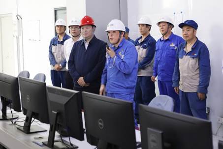 打造向上向前第一象限生力軍 錘煉甘于做人做事作難、受苦受累受屈的企業(yè)家隊伍——河南投資集團黨委書記、董事長劉新勇蒞臨安彩高科開展主題教育調(diào)研